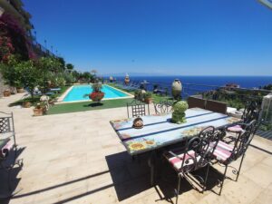 villa with pool Taormina